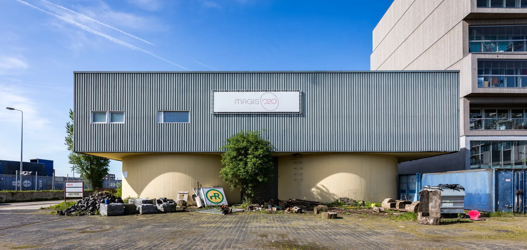 Startproject Top-Up: oude kabeldepot van PTT wordt omgebouwd tot luxe appartementen. Te volgen via #topupamsterdam